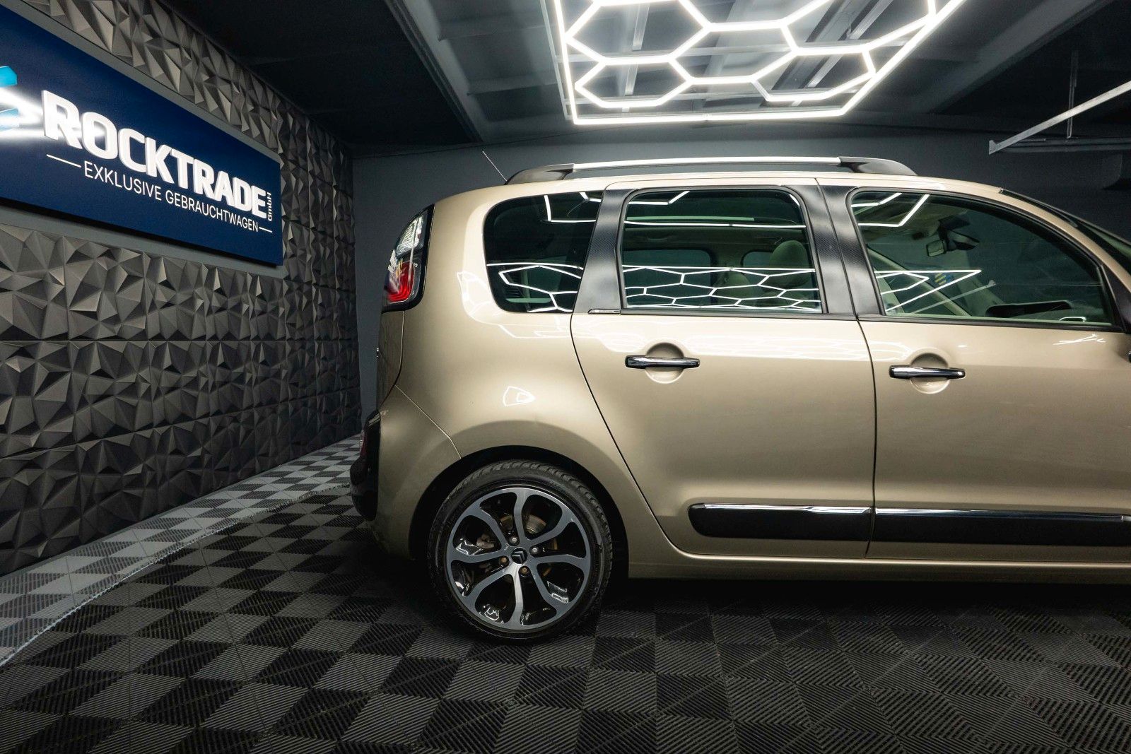 Fahrzeugabbildung Citroën C3 Picasso Exclusive Black Paket *1.Hand*Pano*