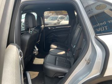 Porsche Cayenne - 10