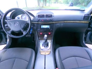 Mercedes E 200 - 11