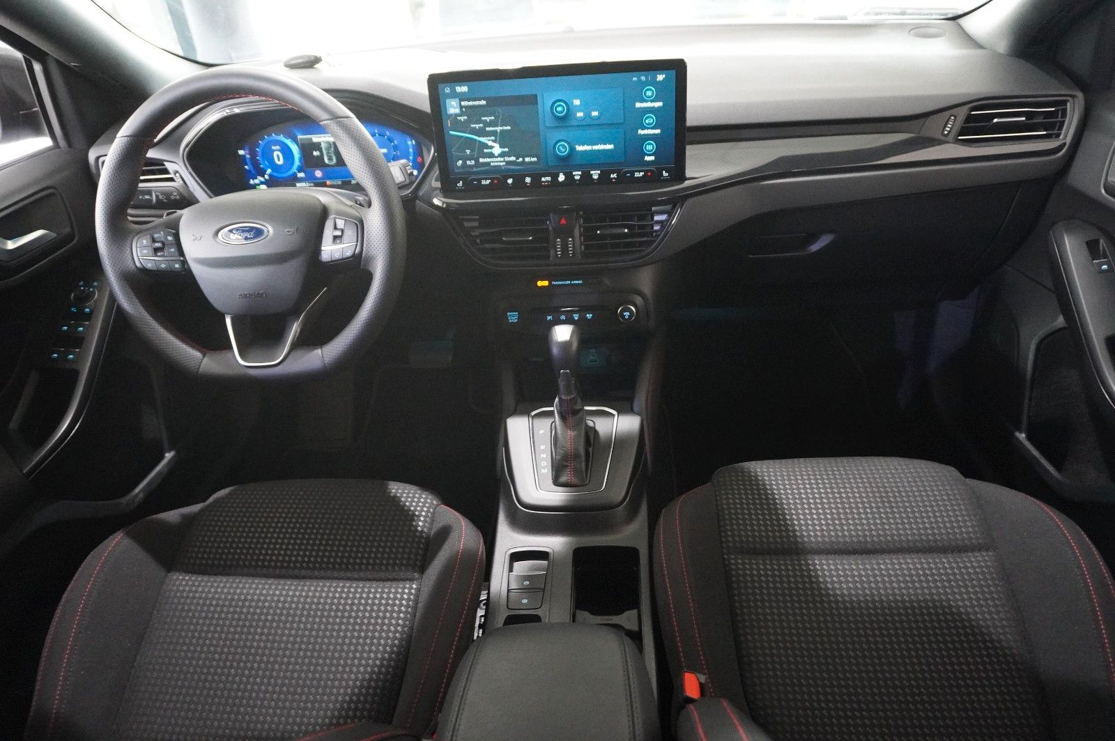 Fahrzeugabbildung Ford Focus Turnier 1.0 ST-LINE X NAVI/LED/KAMERA/DAB+