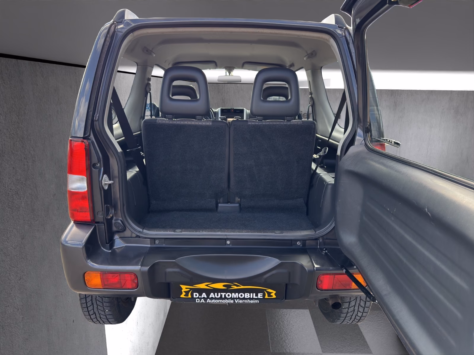 SUZUKI JIMNY 1.3 VVT 86ch 4X4 - CONFORT - ATTELAGE - SIÈGES CHAUFFANTS - PNEUS 4 SAISONS - BARRES DE TOIT
