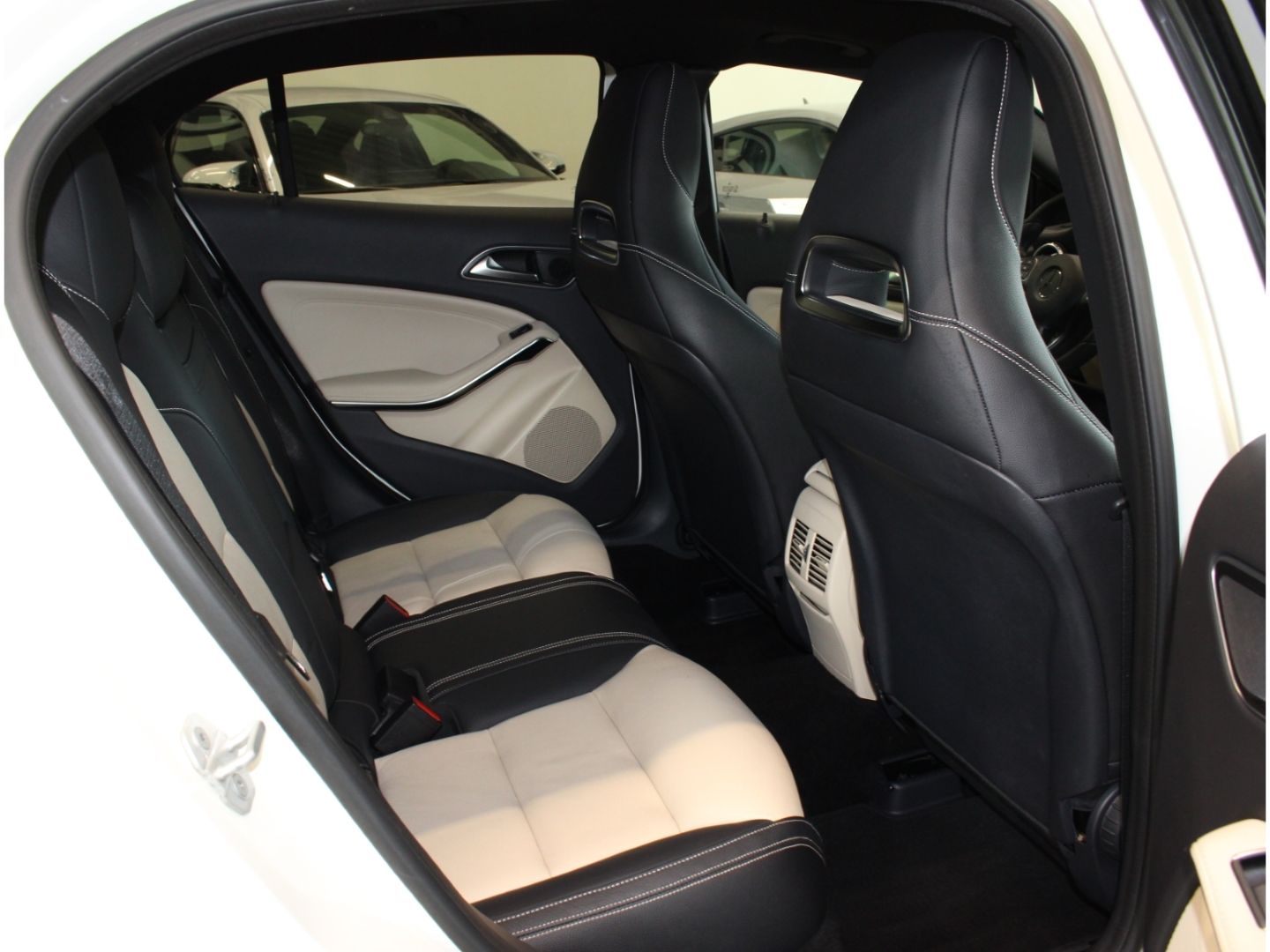 Fahrzeugabbildung Mercedes-Benz GLA 250 - 4Matic*Score*Navi*Pano*Kamera*