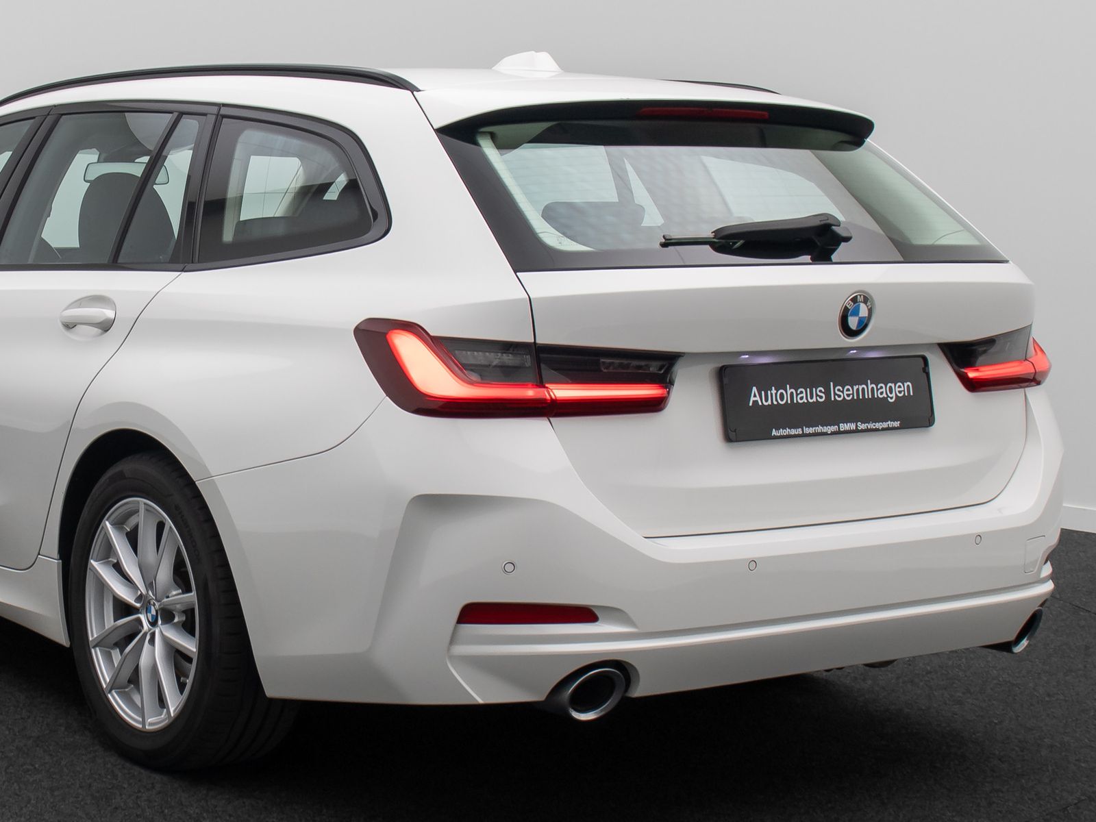 Fahrzeugabbildung BMW 320d HUD DAB Sport Komfort Alarm Teilleder AHK