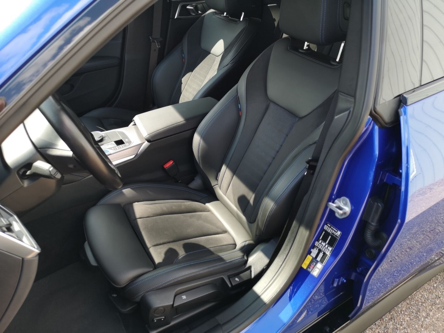 BMW i4 eDrive 40 M Sport LASER KLIMAAUTO NAVI SHZ foto 9