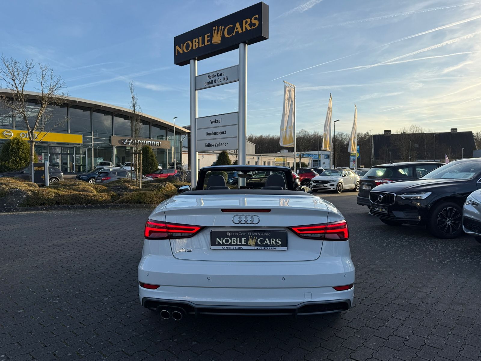 Fahrzeugabbildung Audi A3 Cabriolet 35 TFSI S line B&O ACC LED