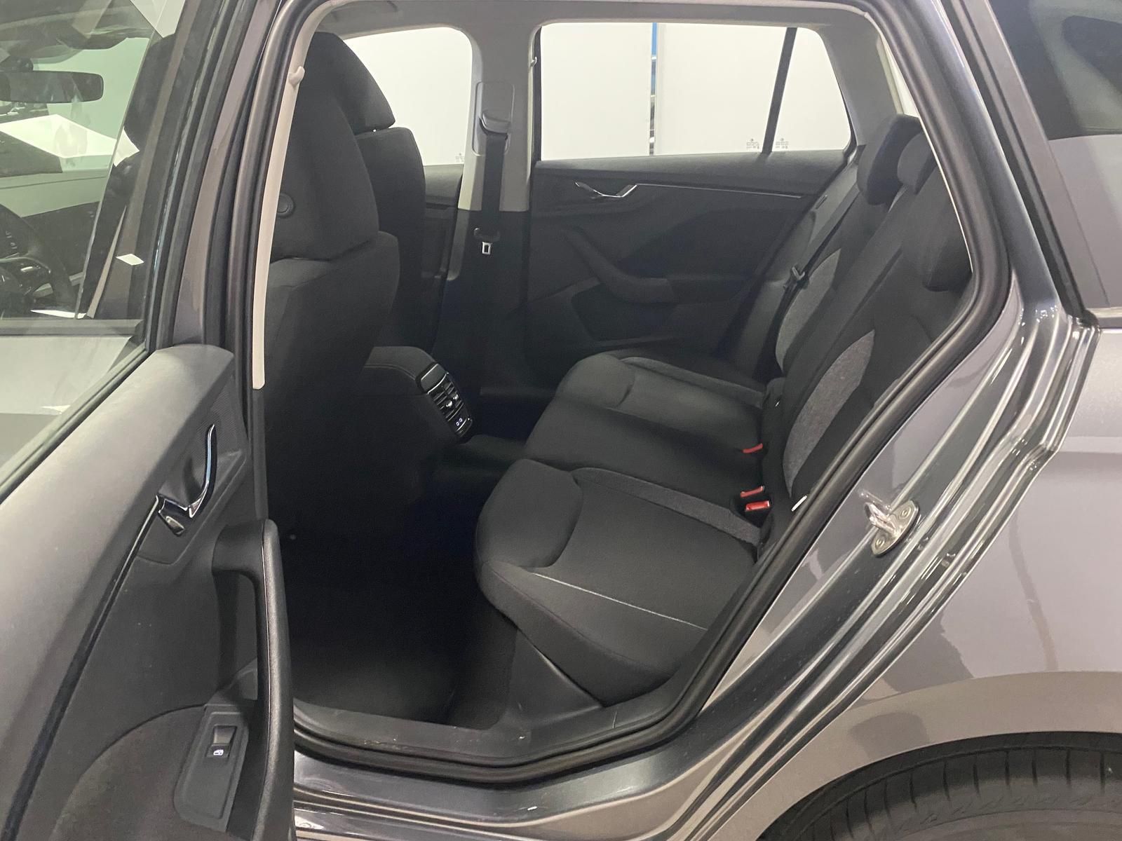 Fahrzeugabbildung SKODA Kamiq 1.0 TSI Essence+GARANTIE bis 2031+100tKM++