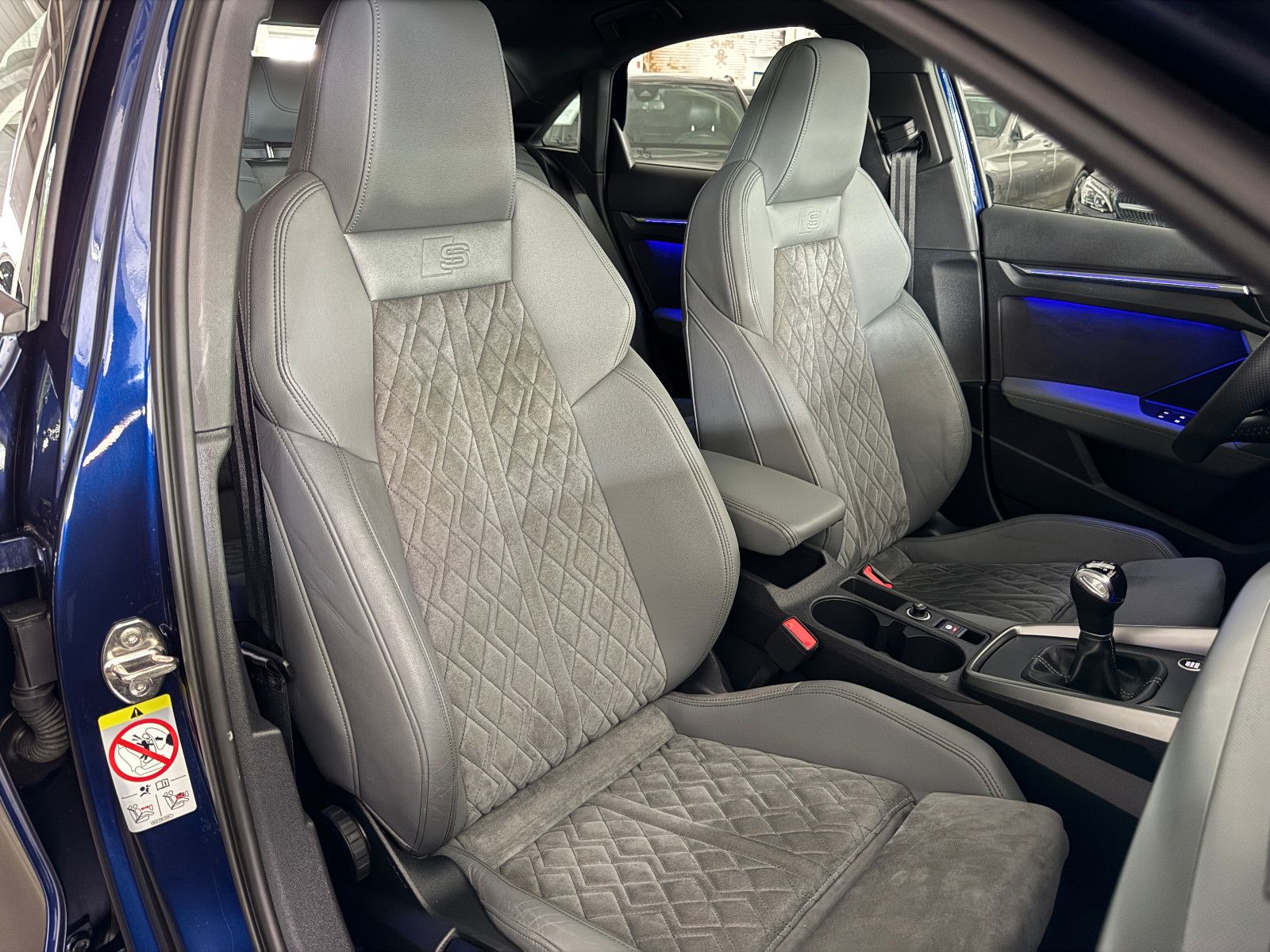 Fahrzeugabbildung Audi A3 Limousine S-LINE RS3 S-SITZE PANO VIRTUAL LED