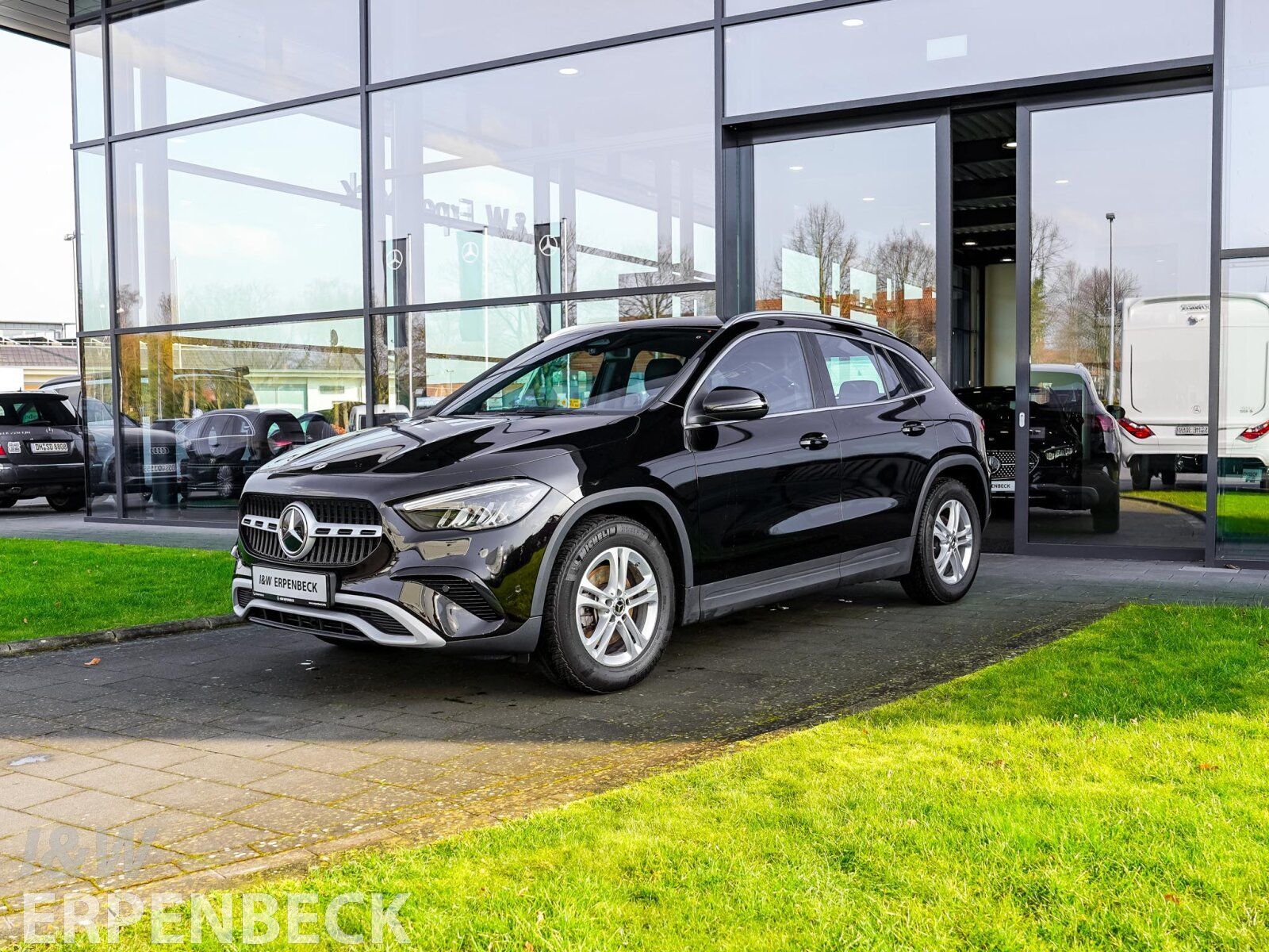 Fahrzeugabbildung Mercedes-Benz GLA 200 7G Kamera MBUX-Premium el.Heckklappe SHZ