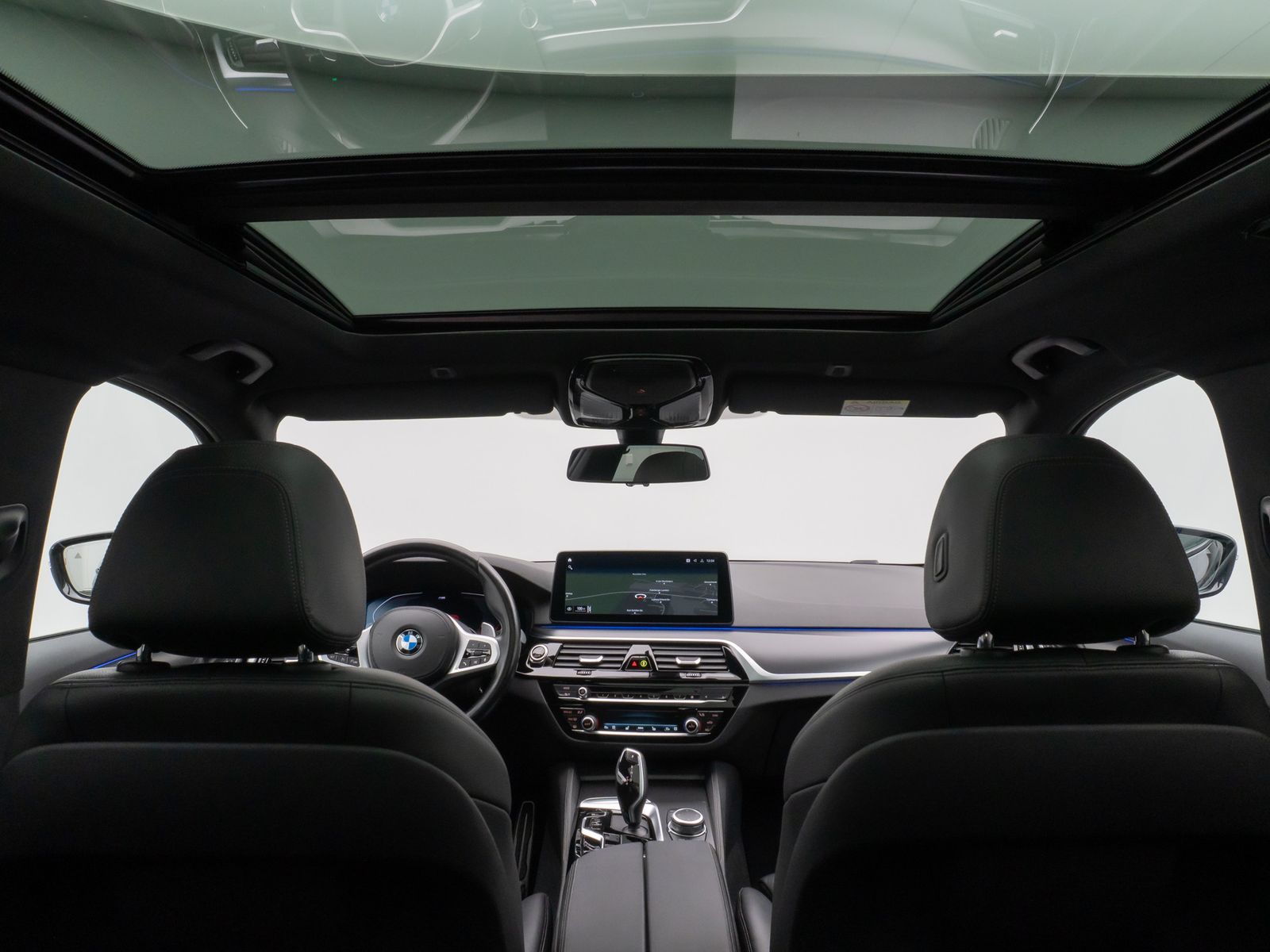 Fahrzeugabbildung BMW 530d xD M Sport Panoram Kamera Laser HUD DAB H/K