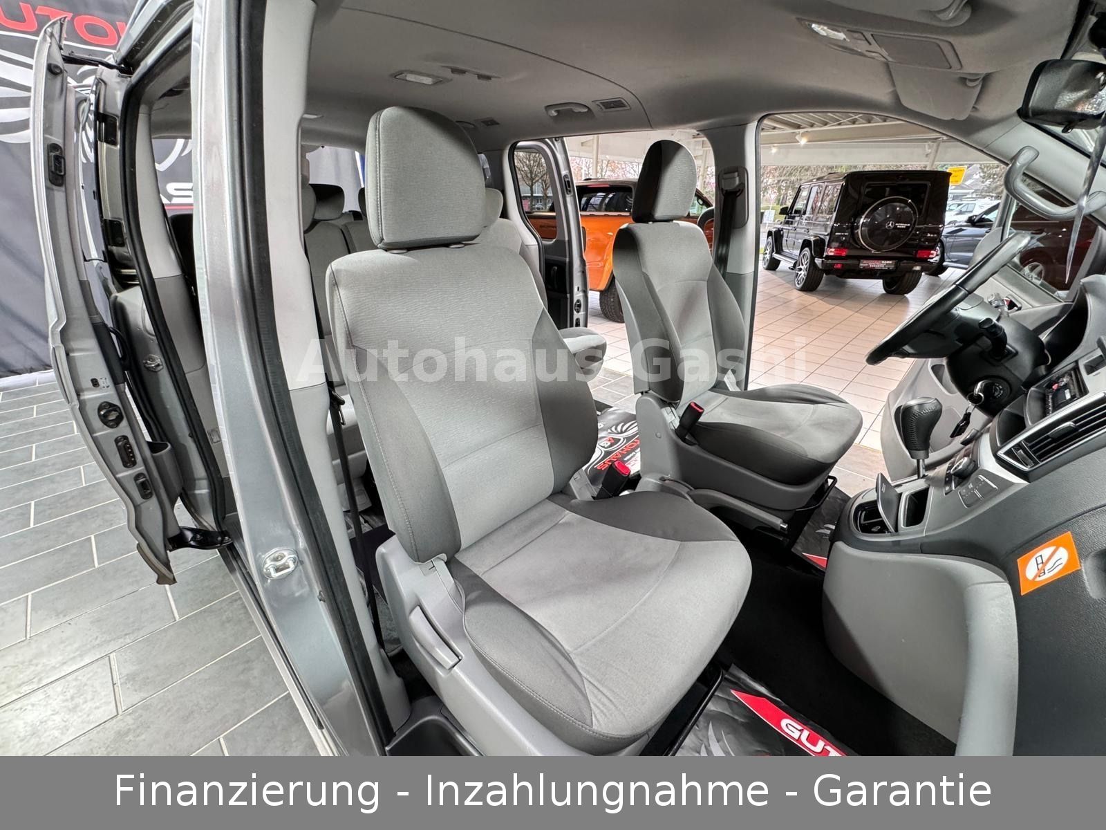 Fahrzeugabbildung Hyundai H-1*Automatik*2.5CRDI*Scheckheft*8.Sitze*AHK*
