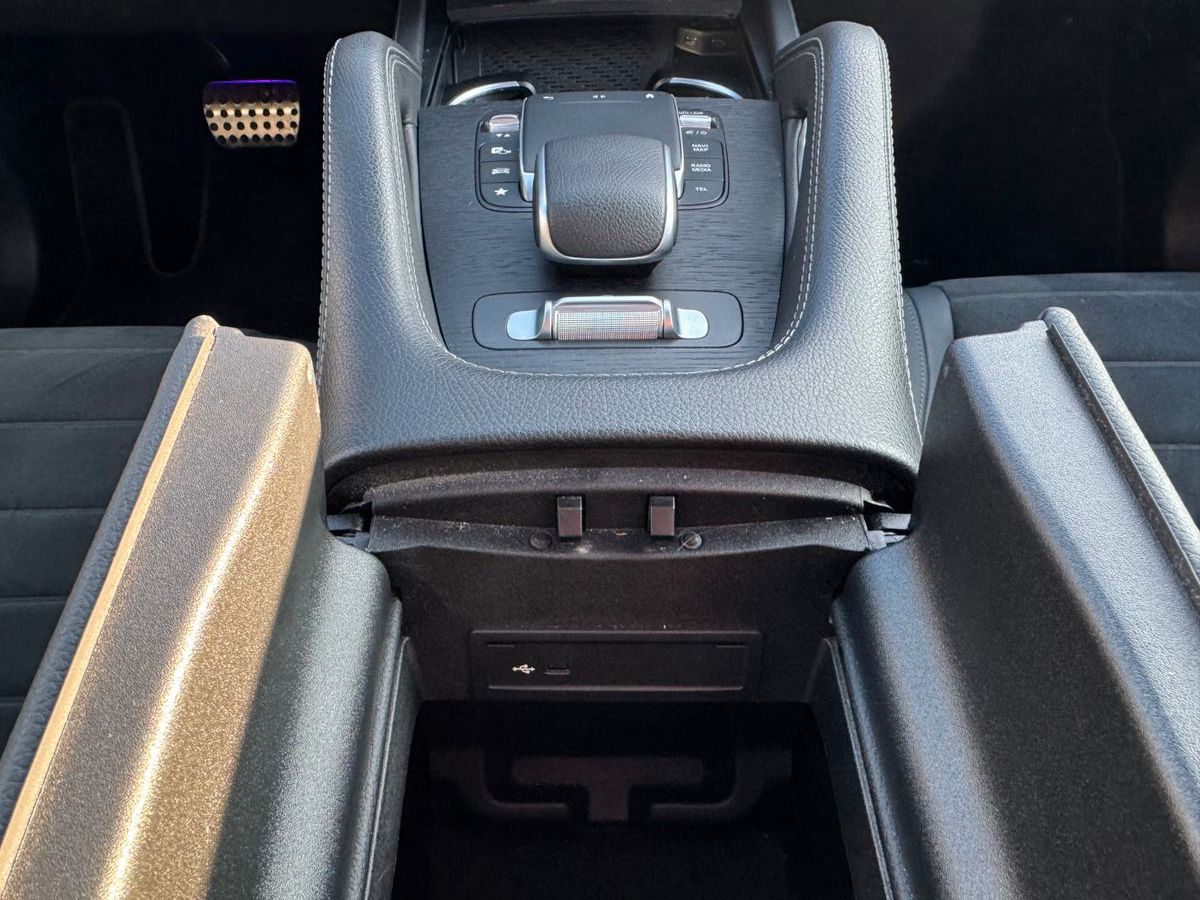 Fahrzeugabbildung Mercedes-Benz GLE 300 d AMG BURM+AHK+AIRM+PANO+MEMORY+21"