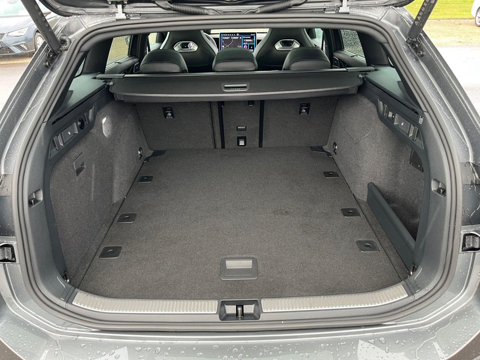 Volkswagen Passat Variant 2.0TDI R-Line DSG AHK Leder Pano 