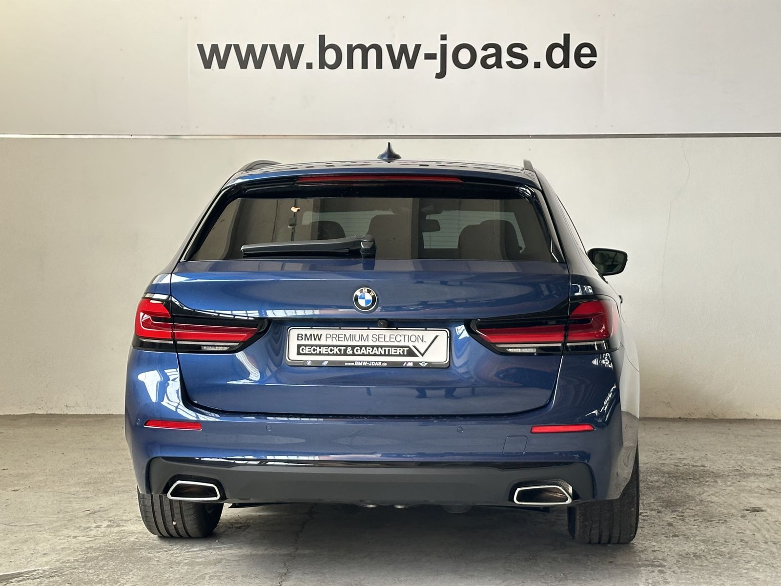 Fahrzeugabbildung BMW 530d Glasdach Laserlicht Sportsitze