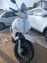 Piaggio Beverly 300 - PIAGGIO BEVERLY 300