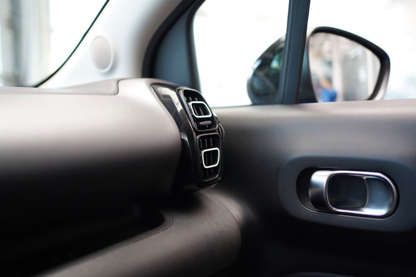 Fahrzeugabbildung Citroën C3 Aircross PureTech 130 EAT6 Plus Automatik Nav