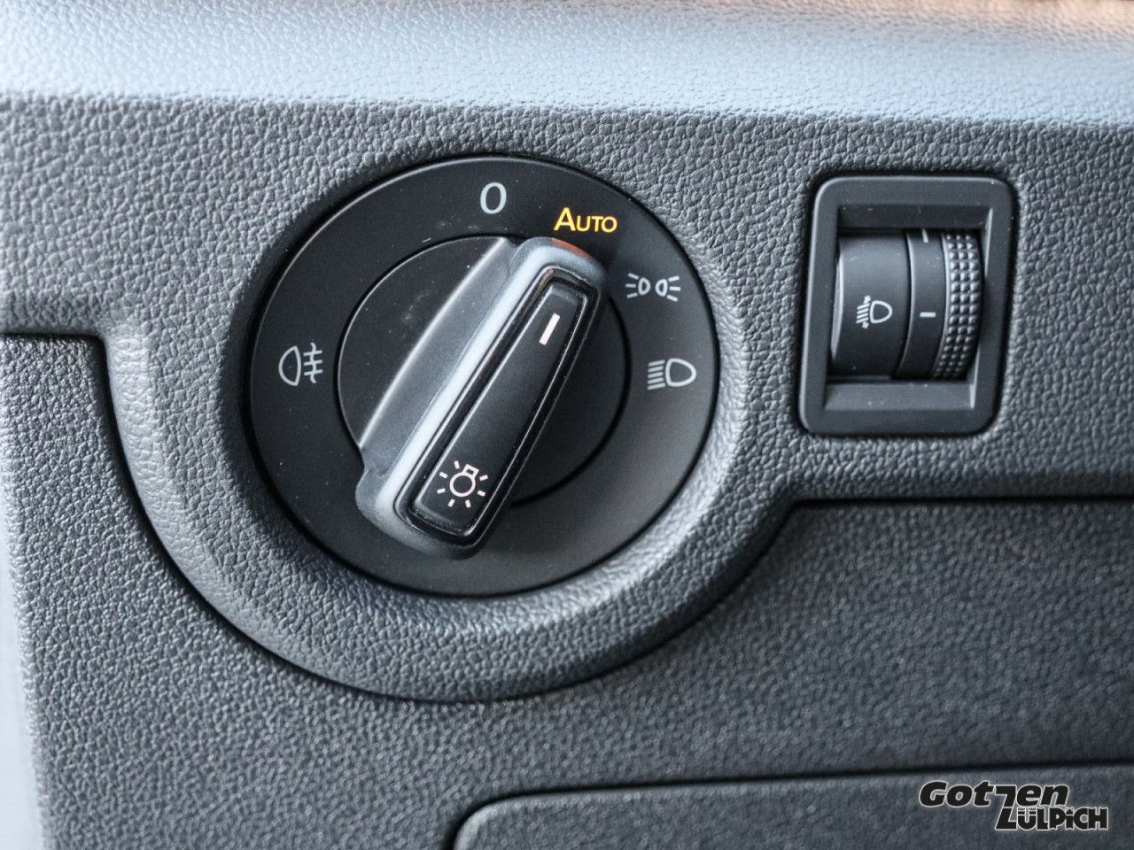 Fahrzeugabbildung Volkswagen T-Cross Active 1,0TSI Navi PDC ACC App-Connect
