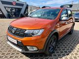 Dacia Sandero II Stepway Celebration Automat.,AHK, PDC - Dacia Sandero Gebrauchtwagen in Berlin