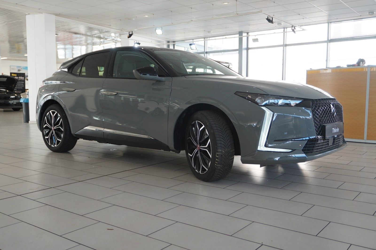 Fahrzeugabbildung DS Automobiles DS4 DS 4 E-Tense PERFORM. LINE PHEV NAVI/LED/DAB