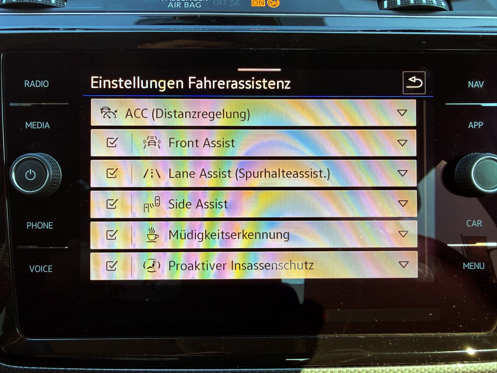 Fahrzeugabbildung Volkswagen Touran 1.5 TSI Active DSG ACC PDC KAM NAVI LED