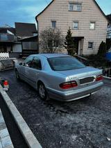 Mercedes-Benz Mercedes E200 W210 Diesel Automatik Classic - Mercedes-Benz 210 d