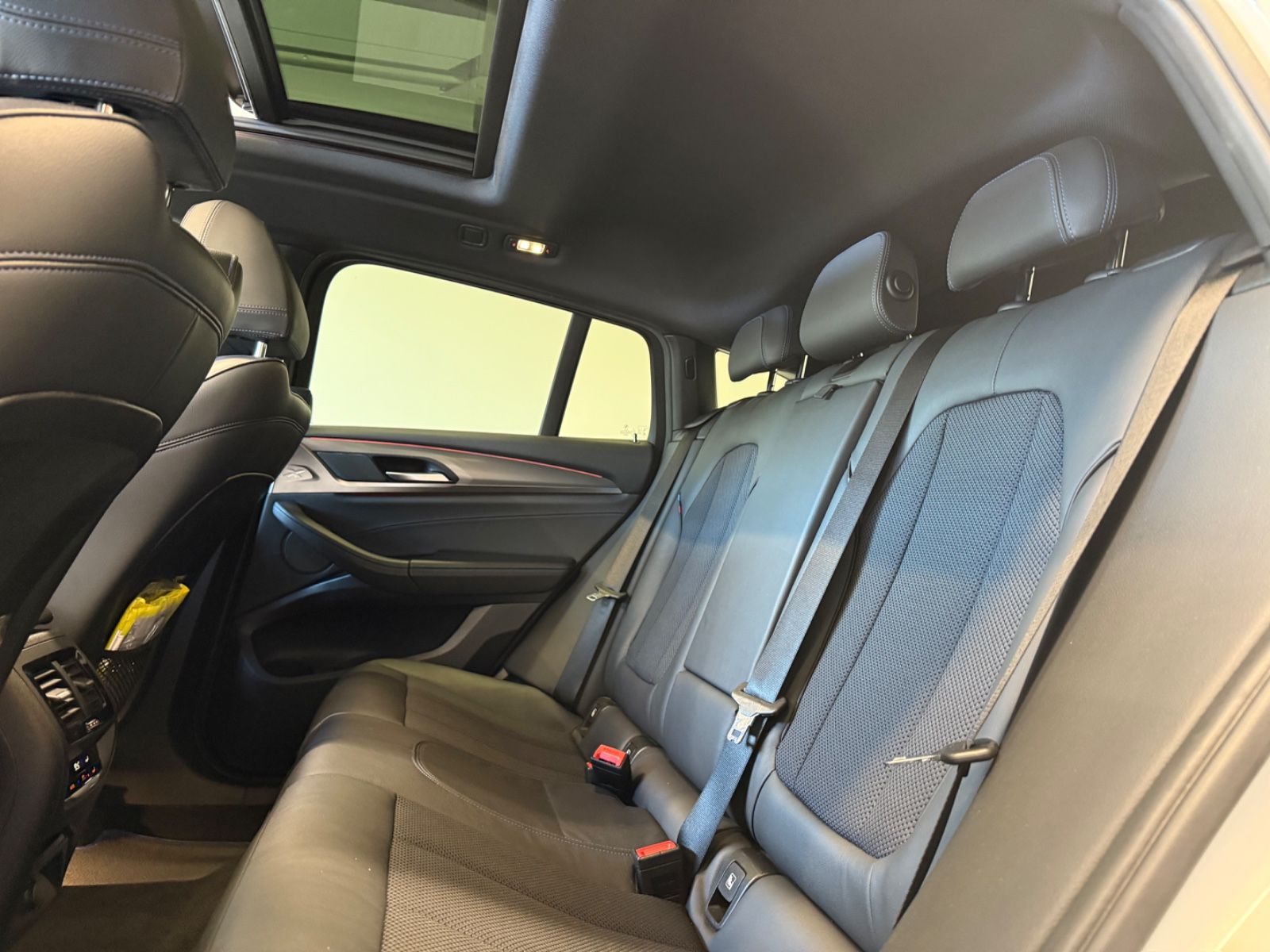 Fahrzeugabbildung BMW X4 xDrive 30 d M Sport Pano, HeadUp, HarmanKard.