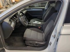 Fahrzeugabbildung Volkswagen Passat VARI. 2.0 TDI BUSINESS NAVI/LED/KAMERA/SH