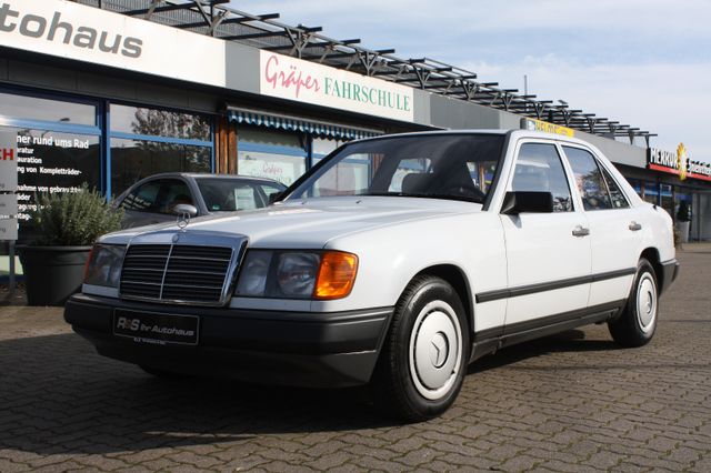 Mercedes-Benz 200 E