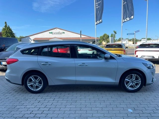 Fahrzeugabbildung Ford Focus Cool & Connect Kamera LED Navi PDC