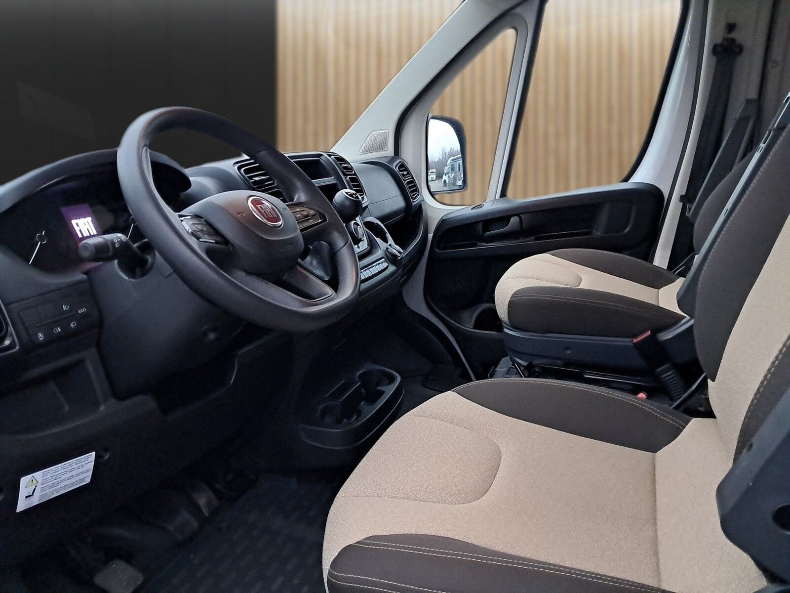 Fahrzeugabbildung Roller Team Livingstone K2 Hubbett,Markise,Tempomat