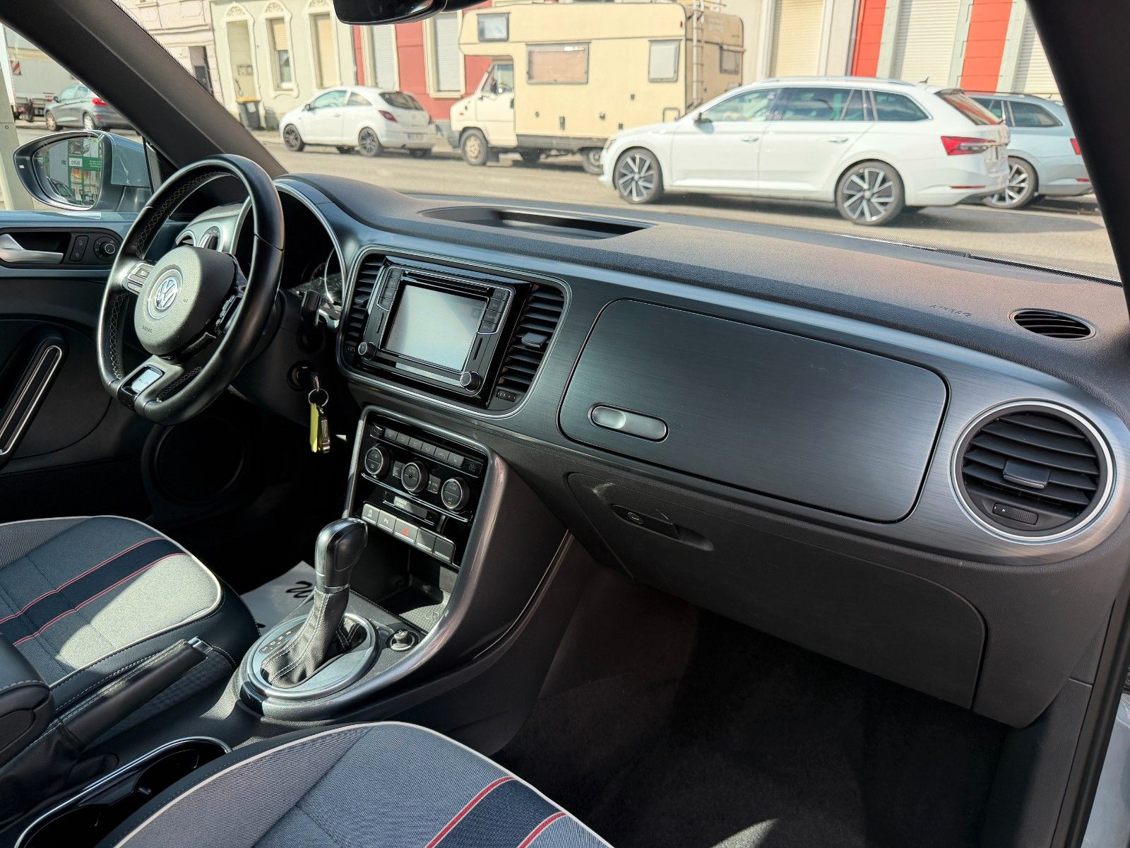 Fahrzeugabbildung Volkswagen Beetle Cabriolet SONDERM. DENIM AUTOM. SCHECKH.