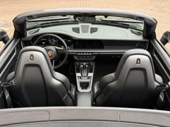 PORSCHE 992 Carrera S Cabrio/ SPORT ABGAS/ LICHT DESIGN PORSCHE 992 Carrera S Cabrio/ SPORT ABGAS/ LICHT DESIGN