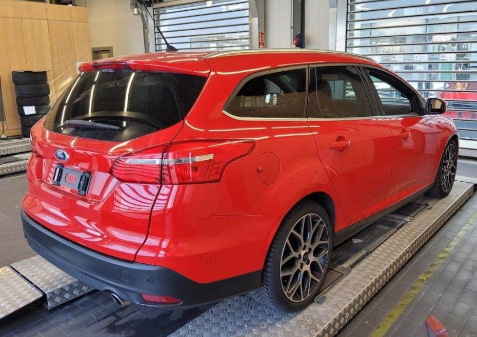 Fahrzeugabbildung Ford Focus Turnier 1.5 Titanium Aut RACEROT ACC STHZG