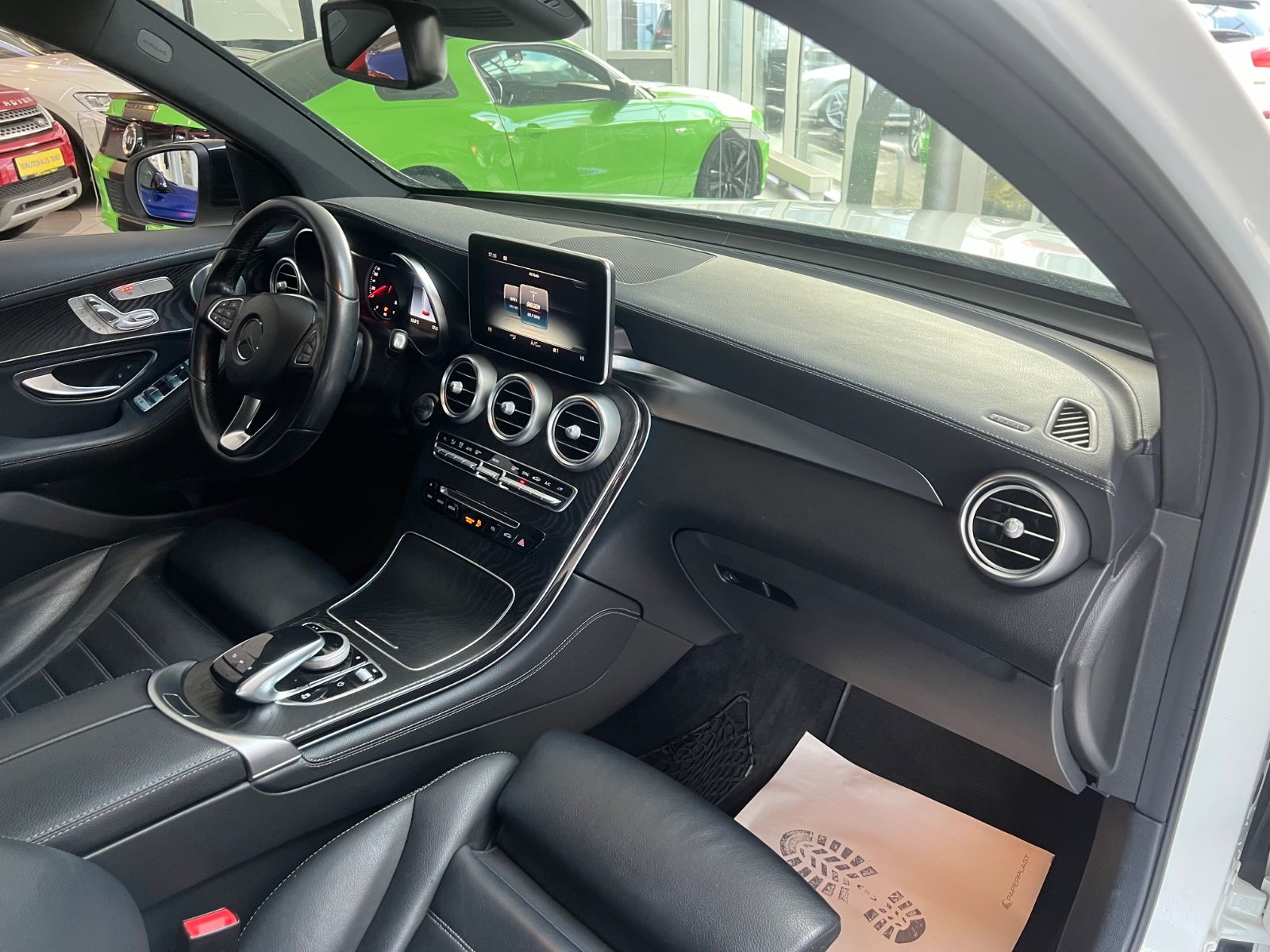 Fahrzeugabbildung Mercedes-Benz GLC 350 d 4Matic AMG LINE *PANORAMADACH*