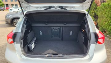Fahrzeugabbildung Ford Focus Lim. Active