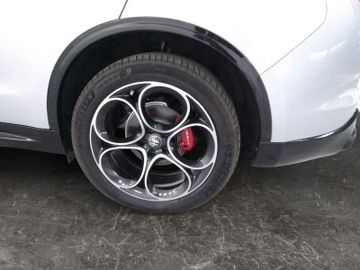Alfa-Romeo Stelvio - 9