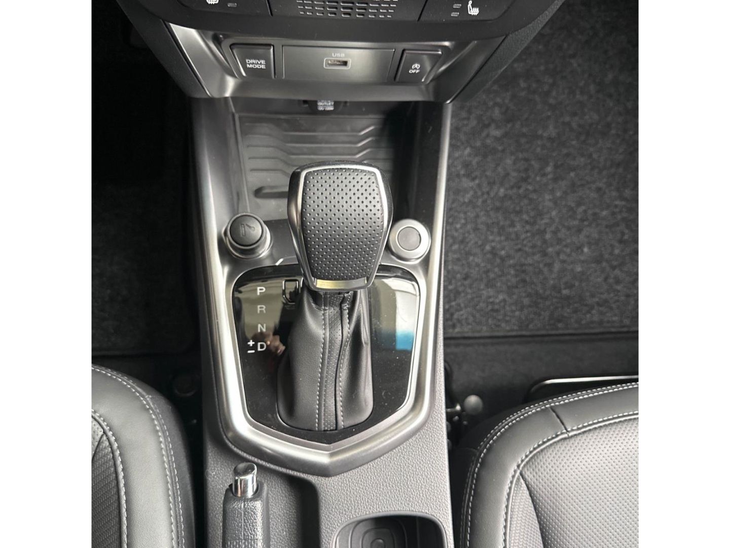 Fahrzeugabbildung KGM Tivoli Black Line 2WD 1.5 T-GDI Navi Apple CarPl