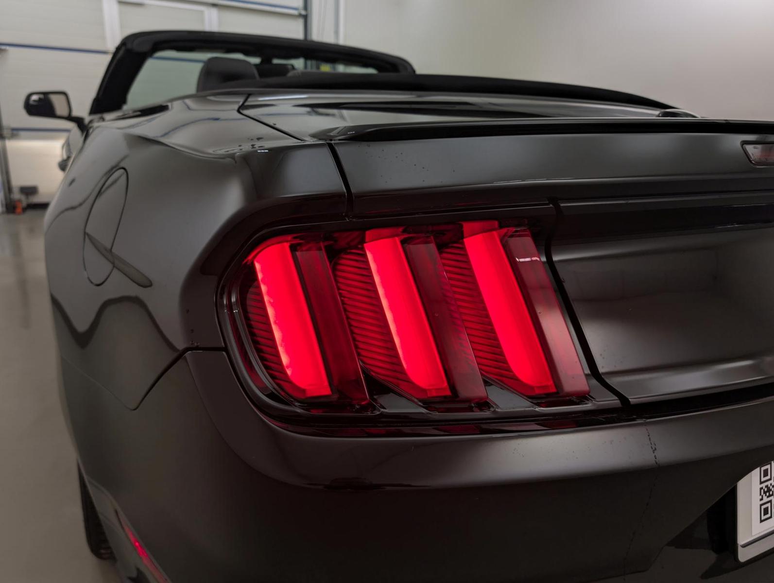Ford Mustang 2.3 EcoB Aut Convertible SitzKlima+Kam