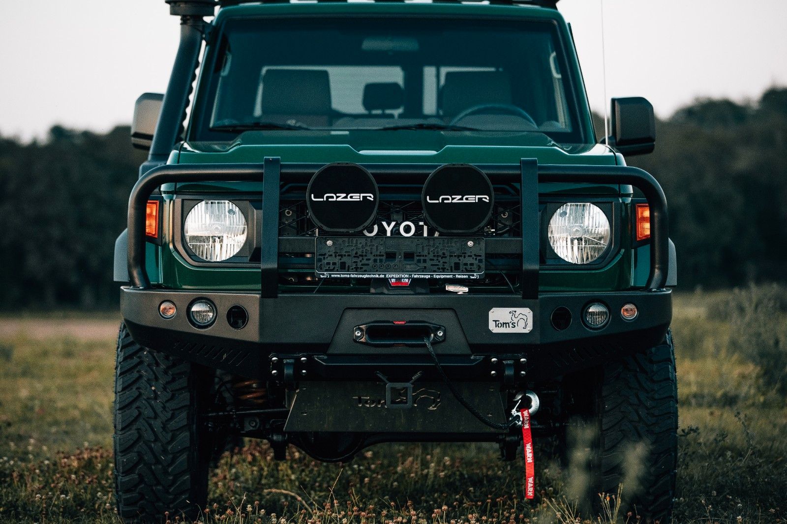 Toyota Land Cruiser GRJ76 Tom's MännerCruiser imagem 2