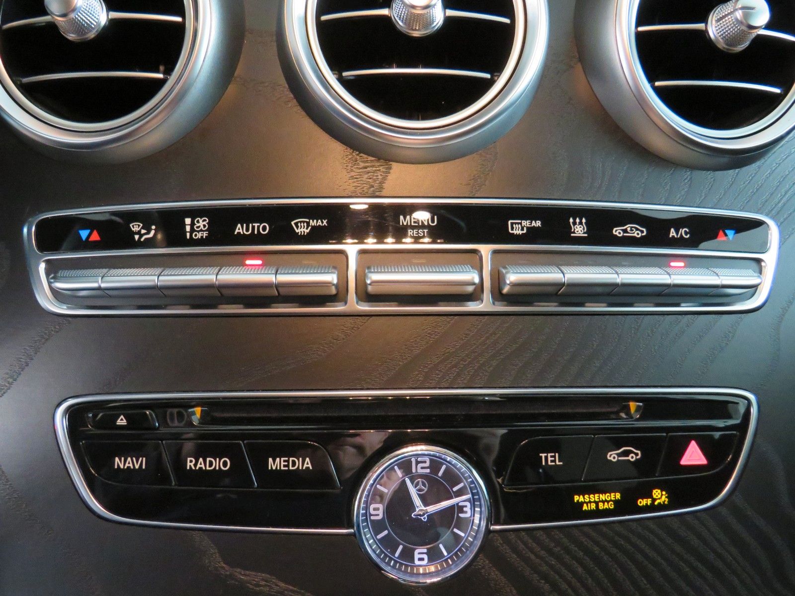 Fahrzeugabbildung Mercedes-Benz C 200Td*Night*Pano*Sound*Standh*Leder*LED *COMAN