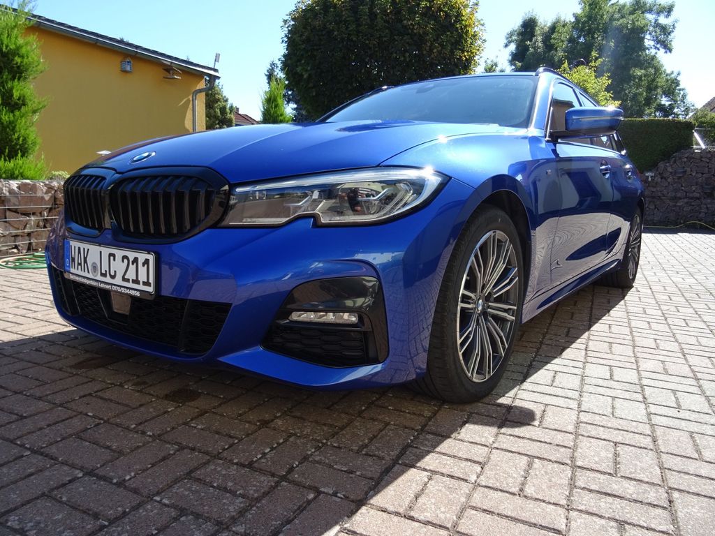 Image of BMW 320