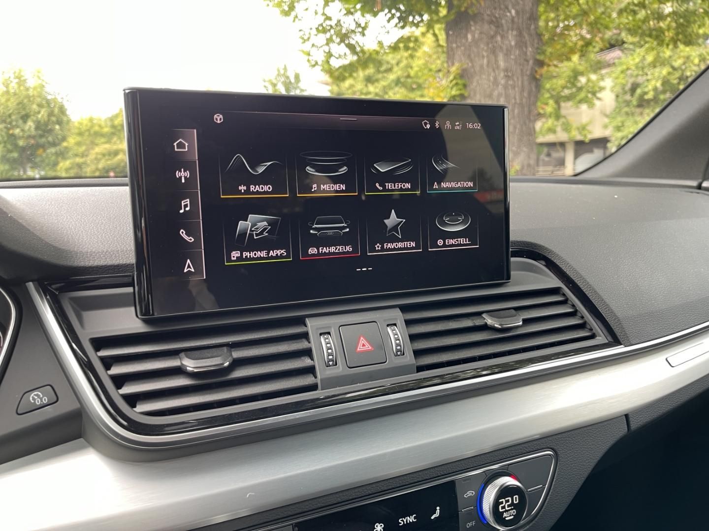 Fahrzeugabbildung Audi Q5 Sportback S line 40 quattro 2x S Line, Parken