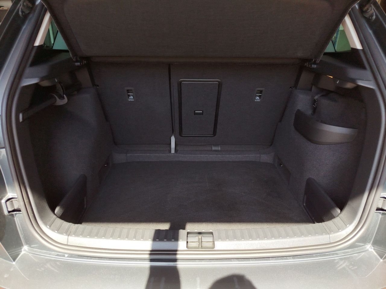 Fahrzeugabbildung SKODA Karoq Selection S110/1.5A7F, AHK