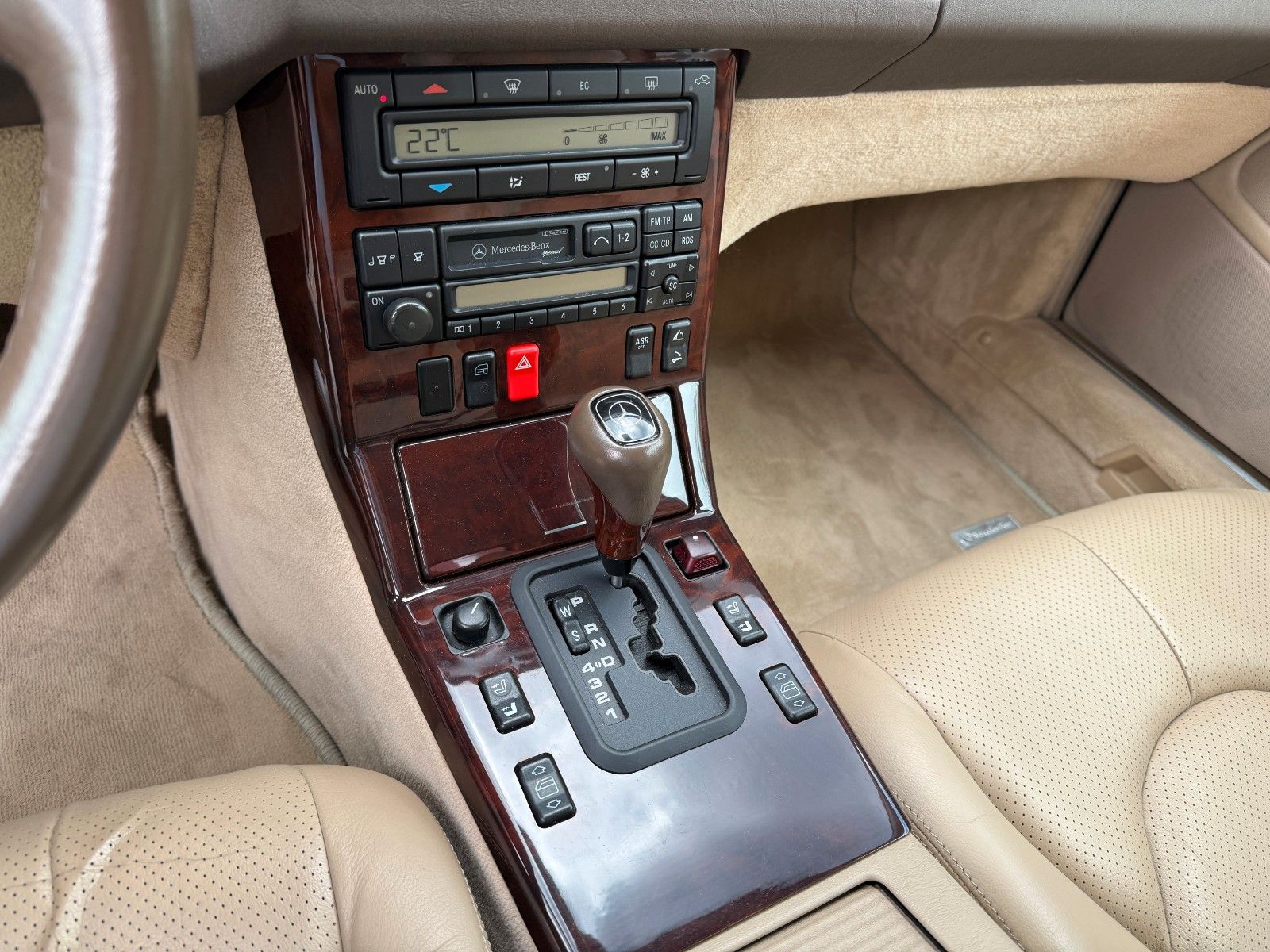 Fahrzeugabbildung Mercedes-Benz SL 280