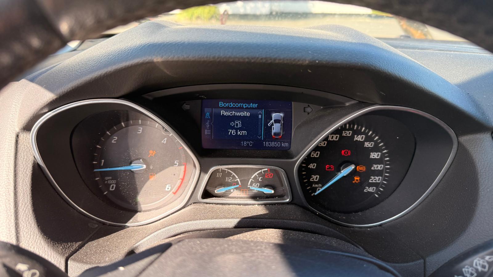 Ford Focus 2013 — photo 16