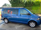 Volkswagen T5 Multivan - Volkswagen T5: Blau