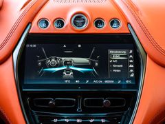 Aston Martin DBX – 28 / 29