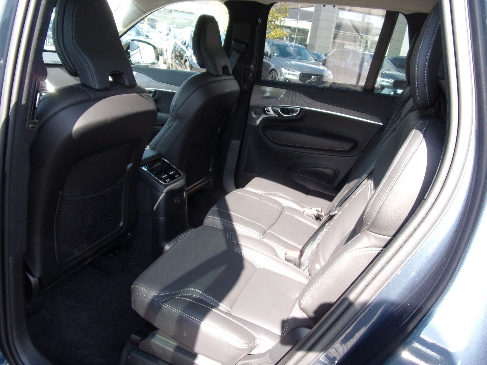Volvo XC 90 T8 Ultra Dark Recharge Plug-In Hybrid AWD foto 4