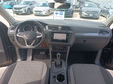 Volkswagen Tiguan - 12