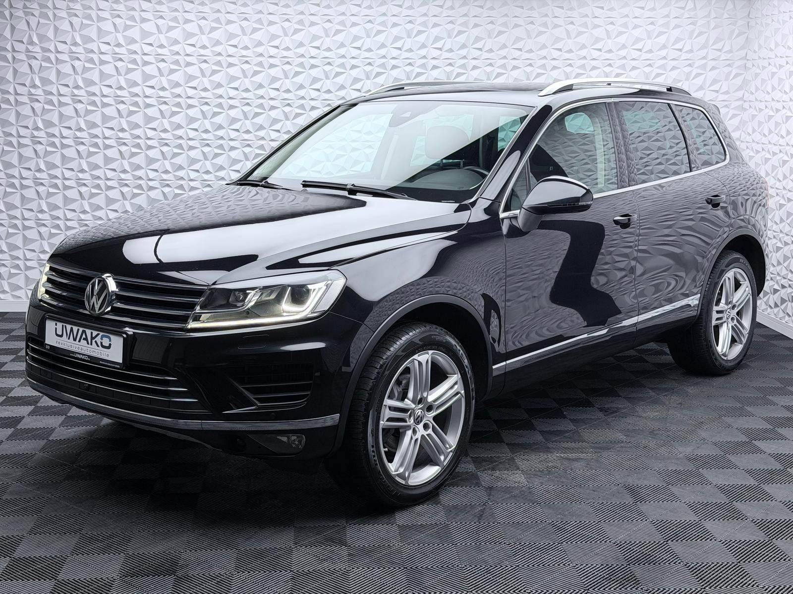 Fahrzeugabbildung Volkswagen Touareg 3.0 TDI 4M/LUFT/STANDHZ/PANO/AHK/360°/AC