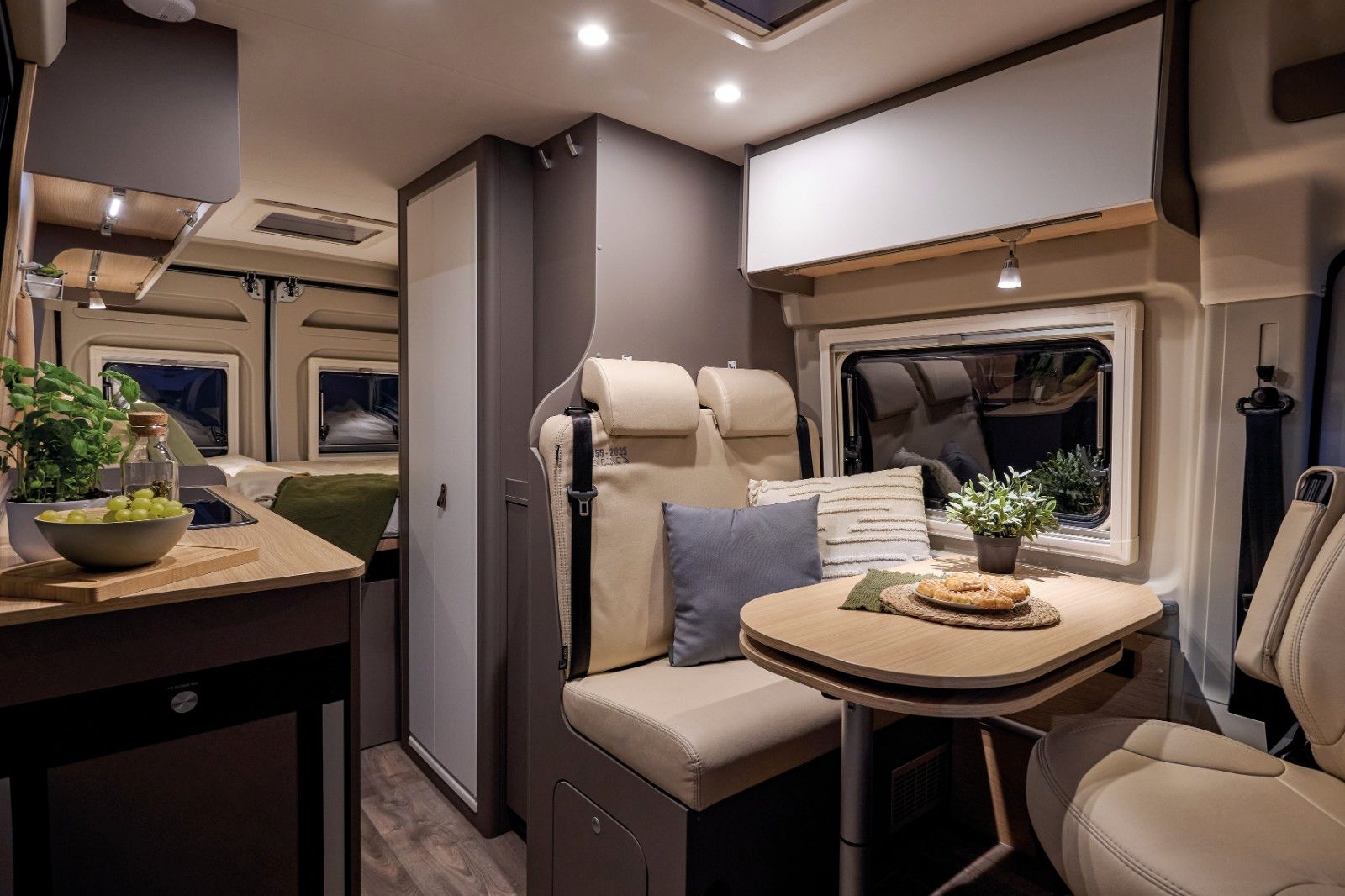 Fahrzeugabbildung LMC Innovan 600 - 70 Jahre Modell - SALE! -